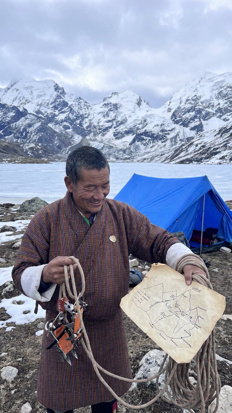 Trekkers and horses in a Bhutanese valley